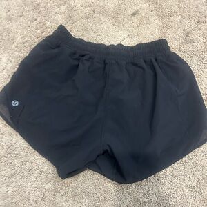 lululrmon hotty hots size 6